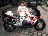 Patrick 1995 mit Papa's Motorrad
